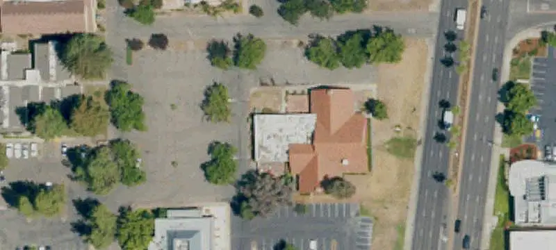 Boston Pizza Restaurant Property