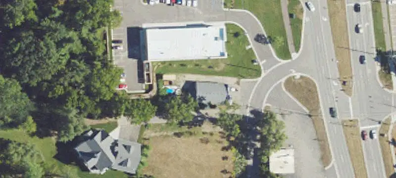Flex Building With Drive-Through Garage