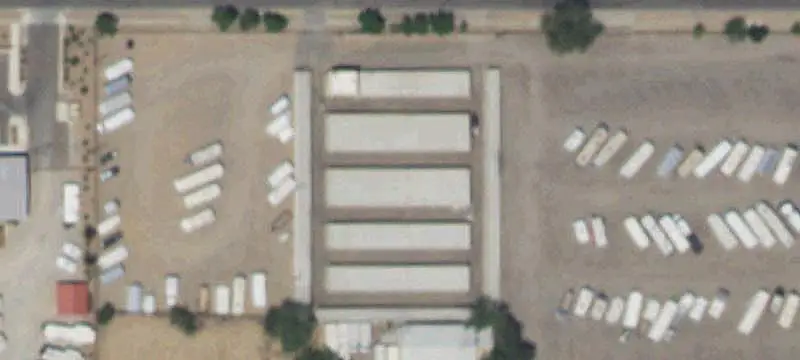Self-Storage Facility with Unit Expansion