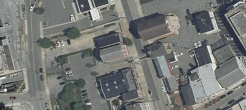 Mixed-Use Building with Bar Space