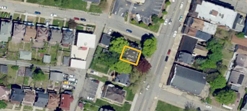 5-Unit Brick Apartment Building