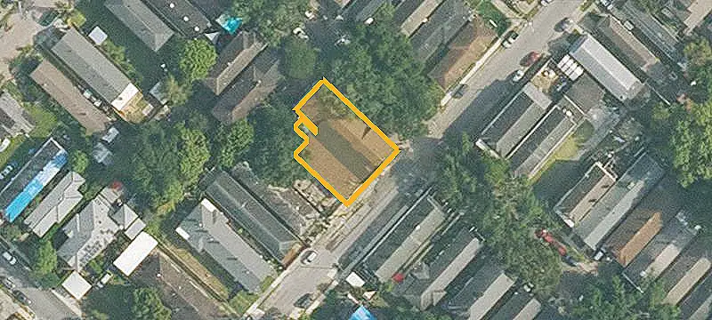 Grocery Store with Two Apartments