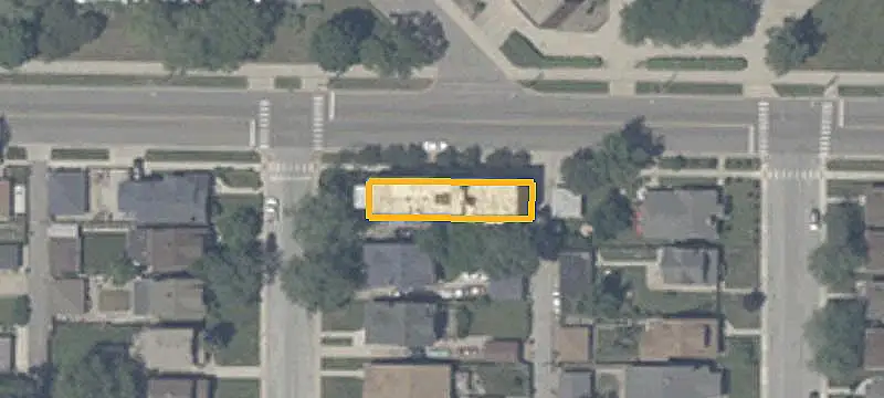 10-Unit Apartment Building