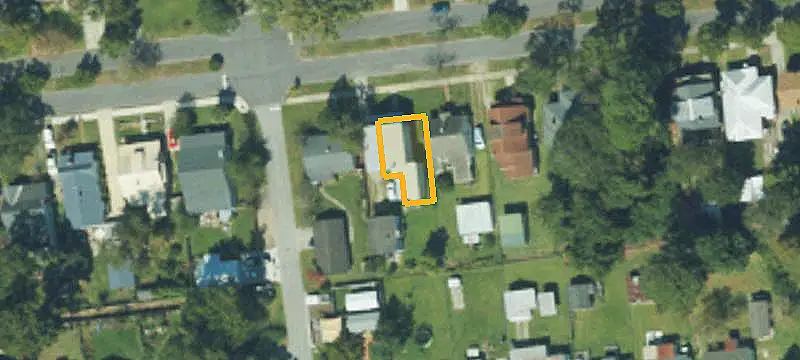 Updated 5-Unit Apartment Building