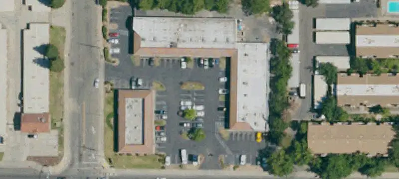 Five-Suite Shopping Center