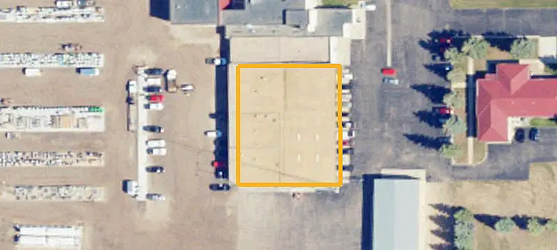 Flex Building with Fenced Storage