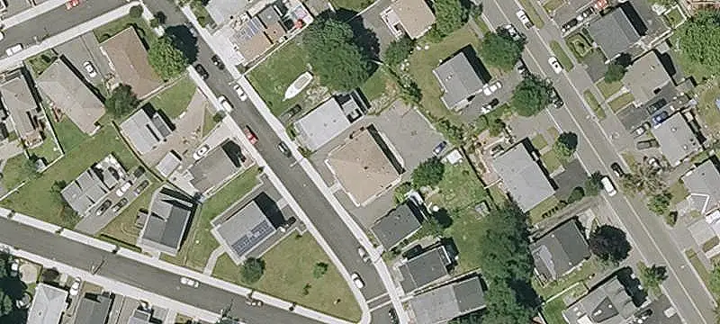 6-Unit Apartment Building