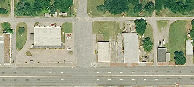 Grocery Store Building with Open Layout