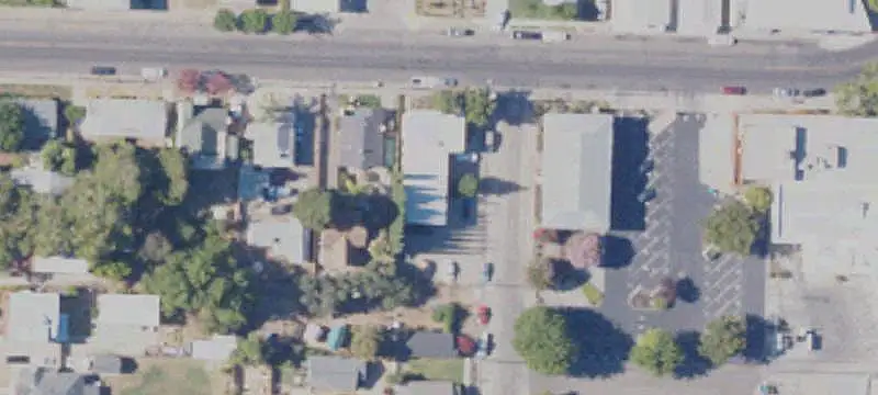 6-Unit Apartment Building
