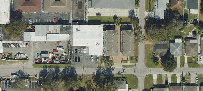 Showroom Office Building