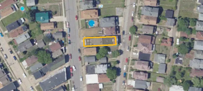 4-Unit Mixed-Use Building