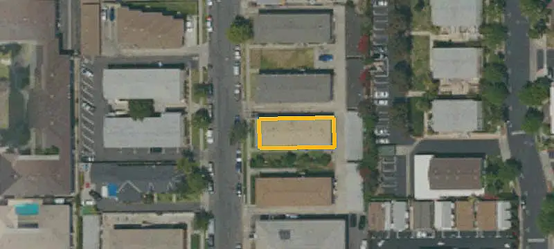 6-Unit Apartment Building