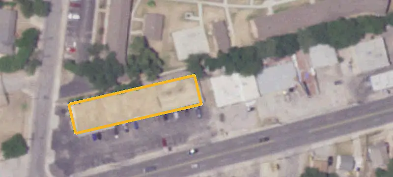 Multi-Tenant Retail Building