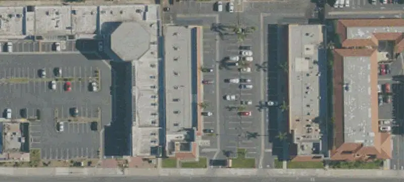 Shopping Center with Food-Service Space