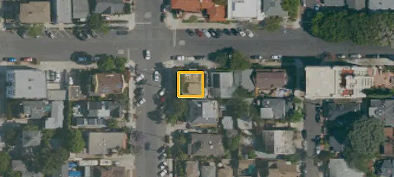 5-Unit Apartment Building with Rooftop Deck