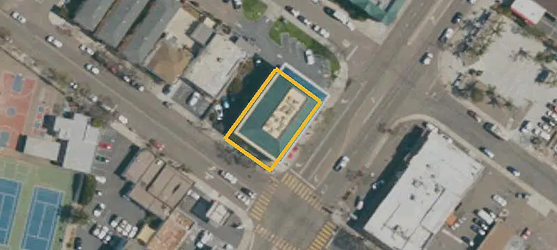 Multi-Tenant Retail Building