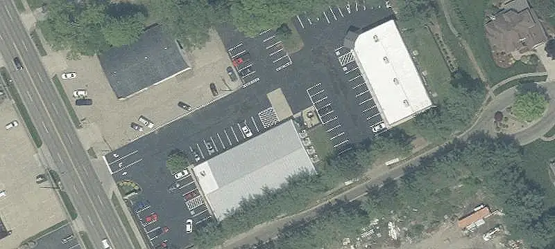NNN Commercial Building