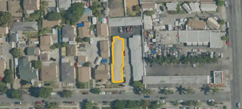 10-Unit Apartment Building