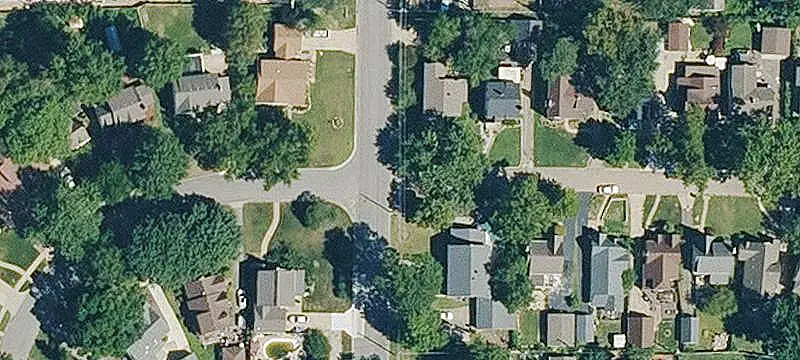 Mixed-Use Building with Open Layout