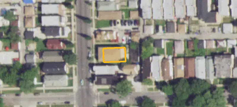 Triplex with Dedicated Parking