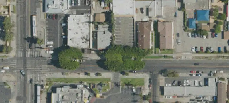 Vacant Five-Unit Apartment Building