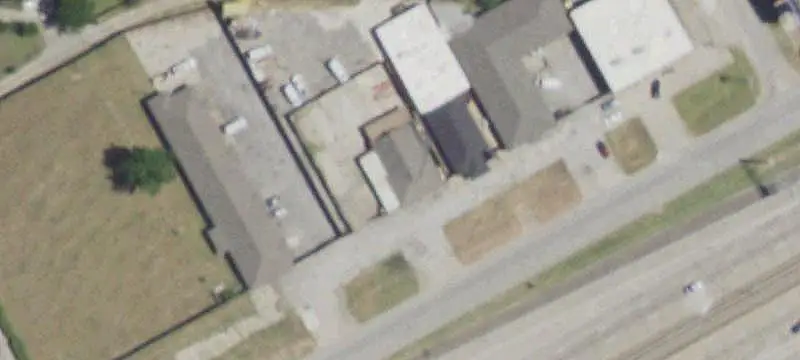 Renovated Flex Space with Yard
