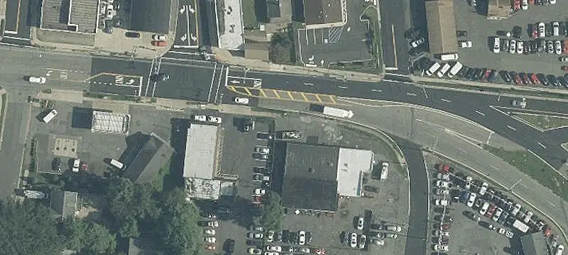 6-Lift Auto Shop