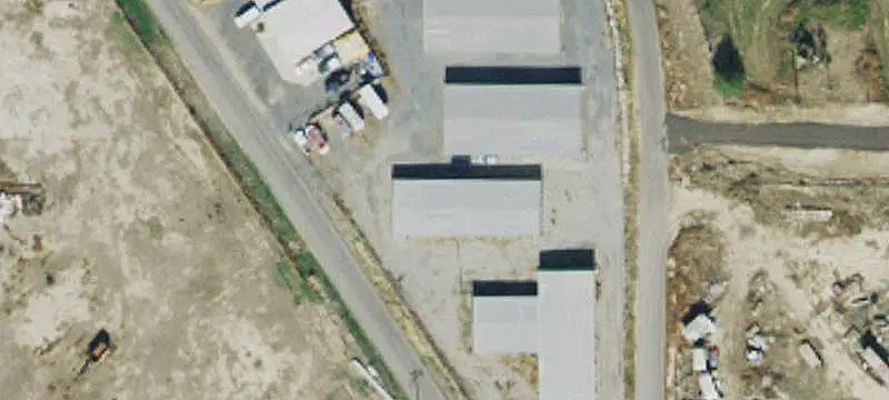 Flex Building with Fenced Yard