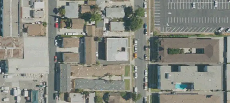 6-Unit Apartment Building