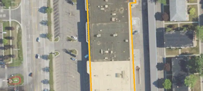 Multi-Tenant Shopping Center Near CVS