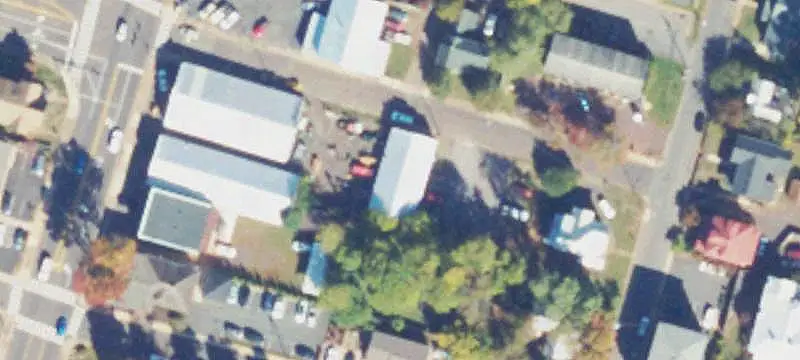 Auto Shop With Apartment Units