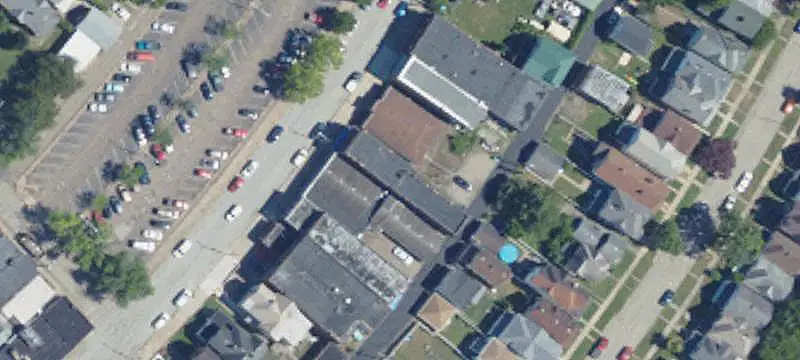 Mixed-Use Four-Unit Building