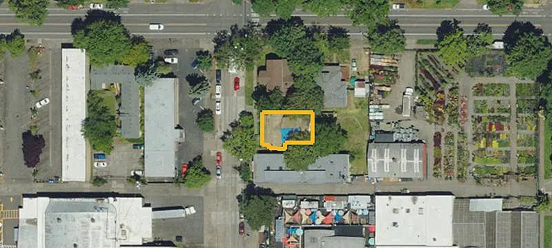 6-Unit Apartment Building