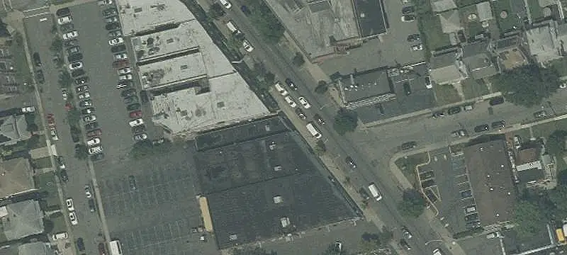 Open-Layout Retail Space