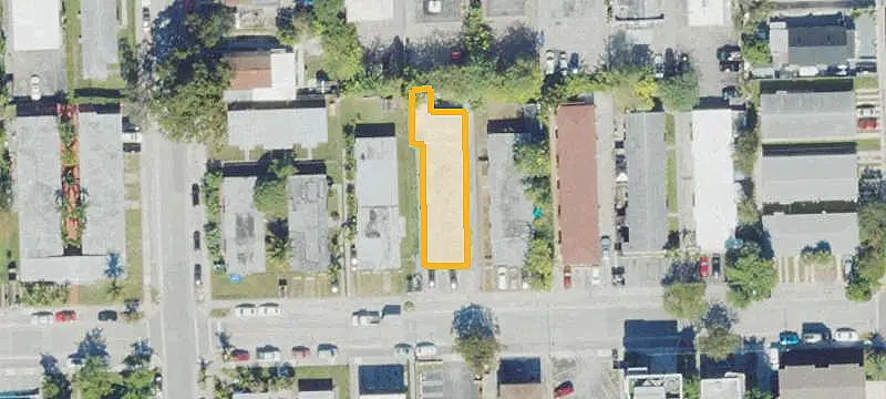 6-Unit Apartment Building