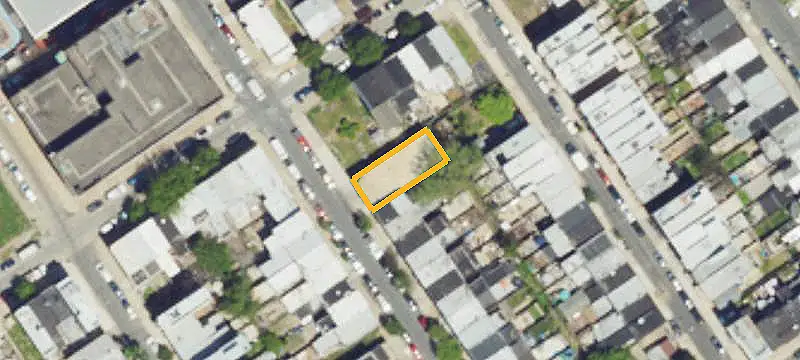 Garage with Studio Apartment