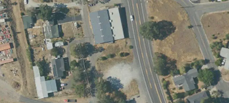 Four-Unit Flex Space Building