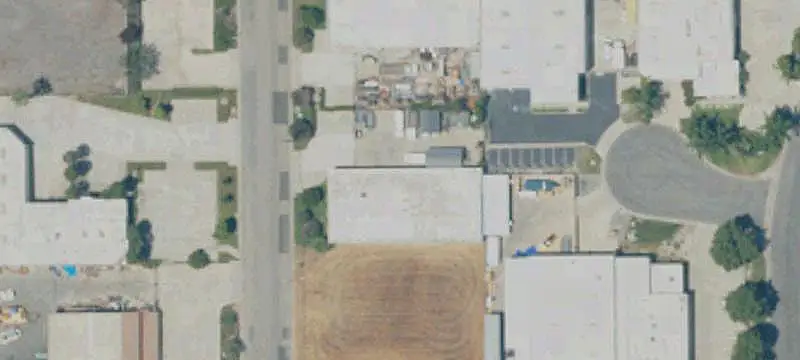 Freestanding Warehouse with Loading Doors