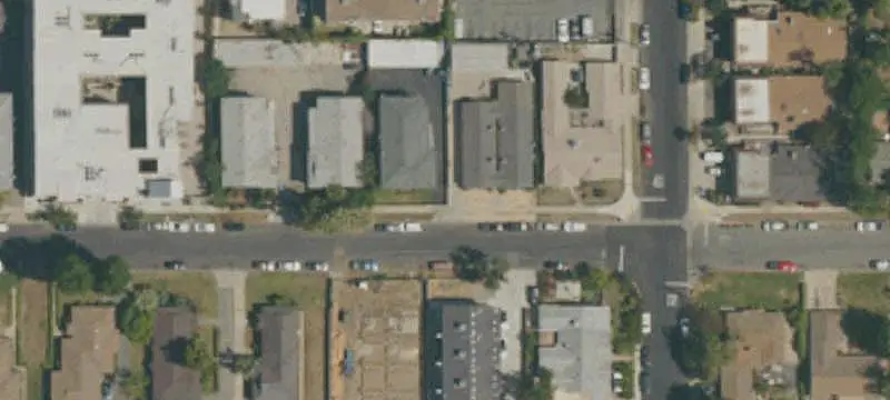 6-Unit Apartment Building