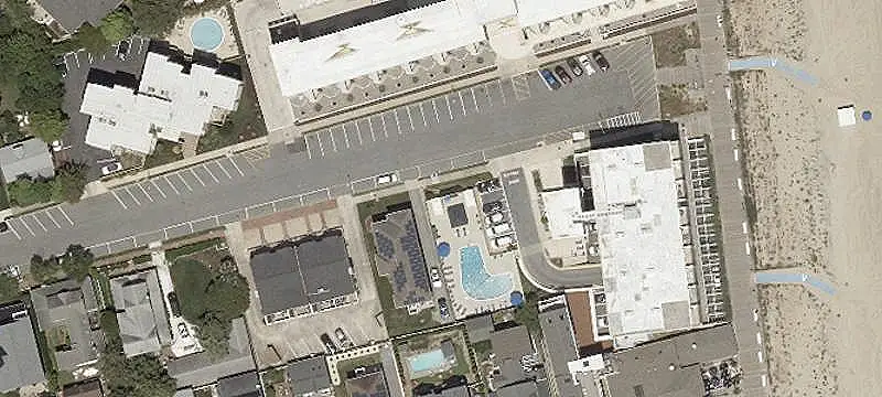 Oceanfront Ground-Floor Retail Space