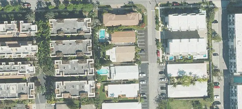Maintained Triplex with Tiki Hut