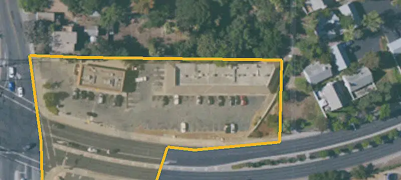 6-Unit Retail Shopping Center