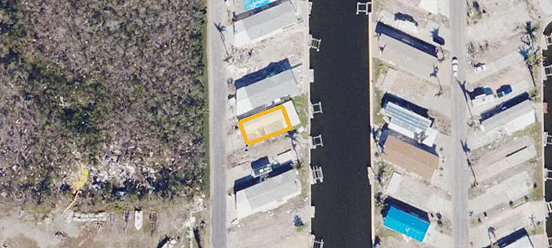 8 Galleon Way, Fort Myers Beach, FL 33931