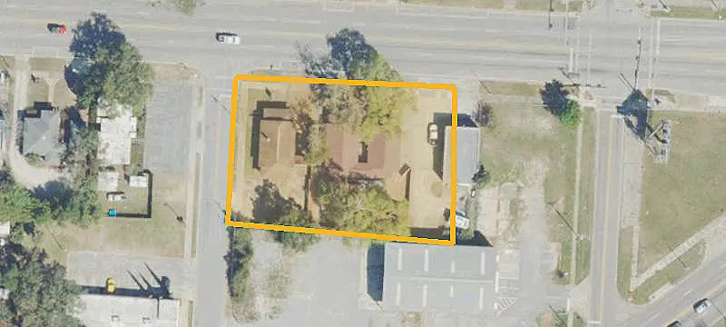 Office Building with Private Parking