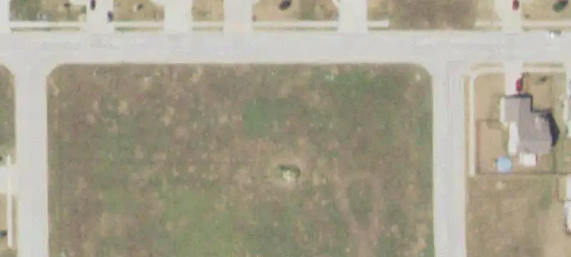 Land / Lots & Land