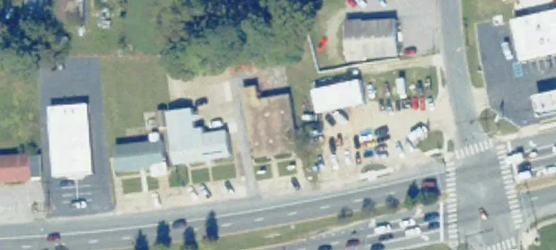 Flexible Commercial Space with Multiple Entrances