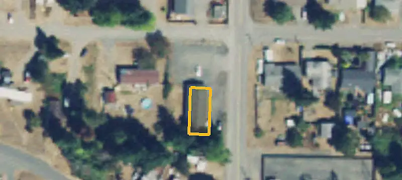 Mixed-Use Property With Shop
