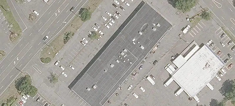 Shopping Center at Signalized Intersection