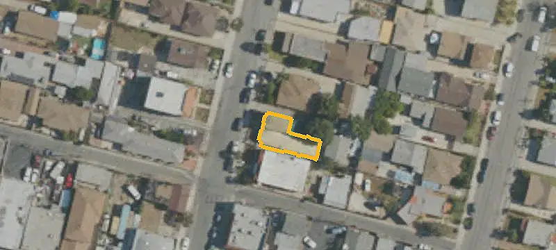 Three-Unit Triplex with Private Yards