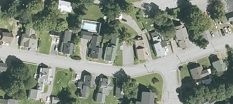 Two-Unit Duplex with Coin Laundry